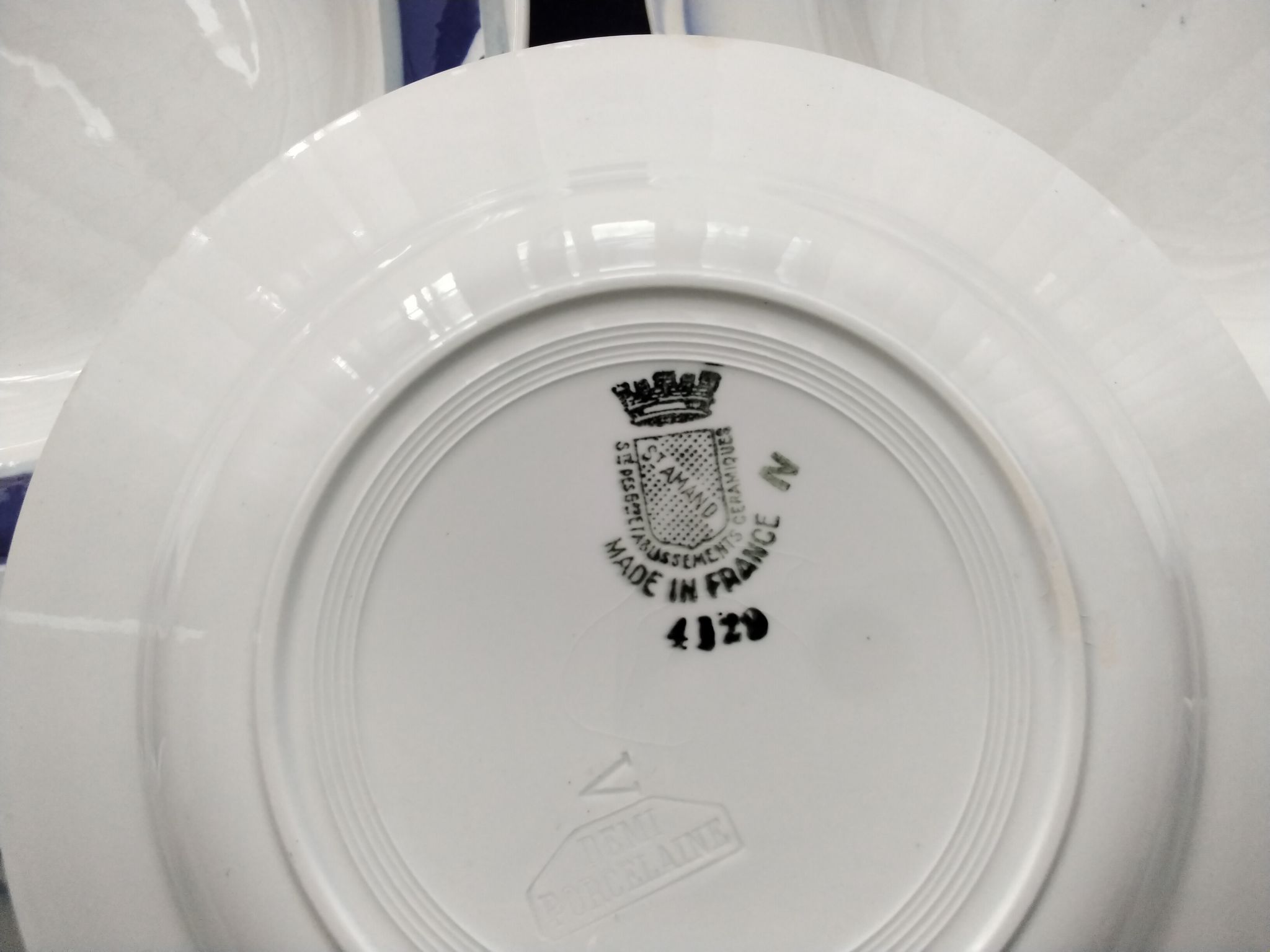 Set of 5 mismatched hollow plates Digoin Sarreguemines and Saint Amand