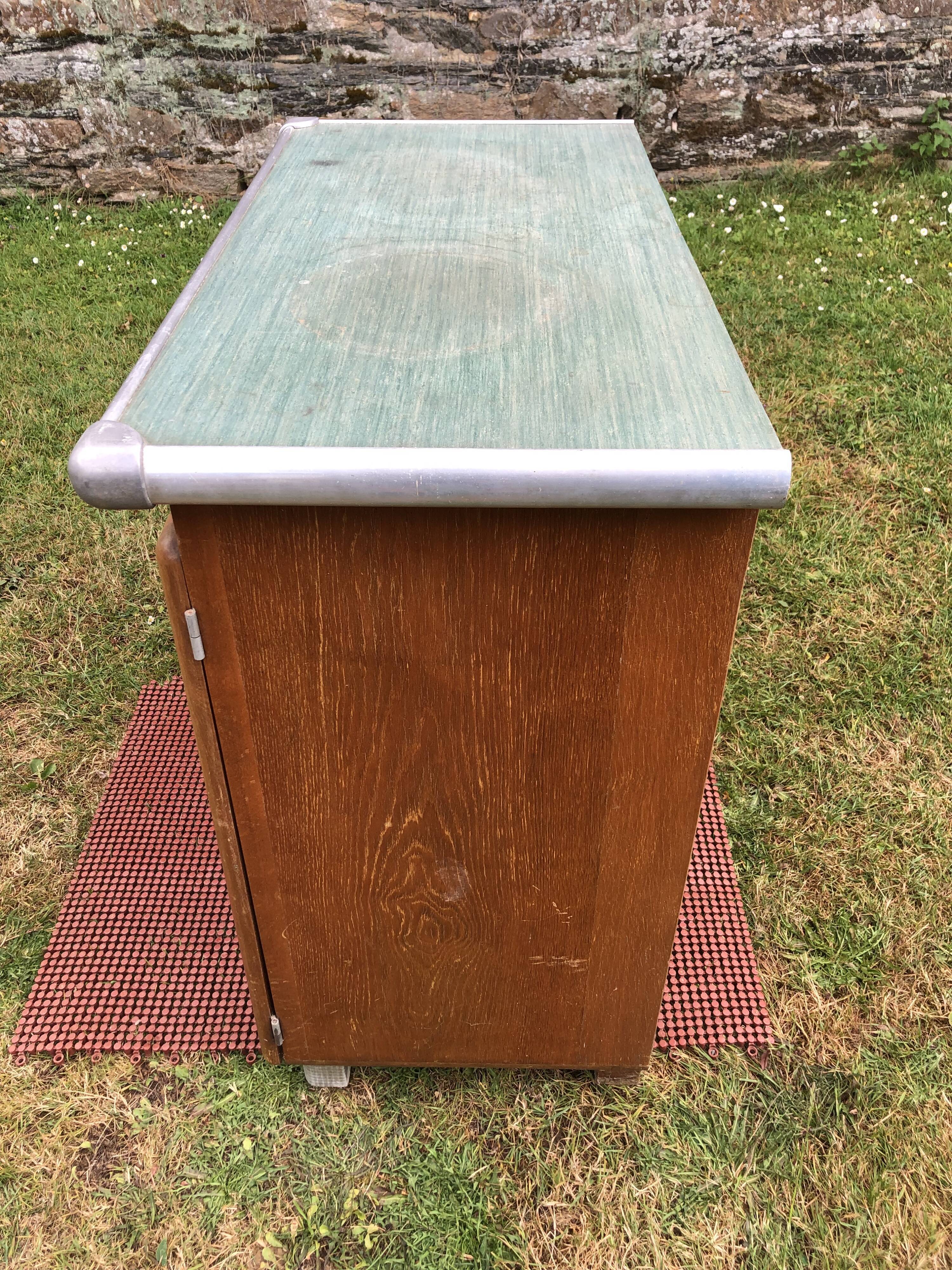 Buffet Mado vintage à 2 portes et 1 tirette en cp chêne.