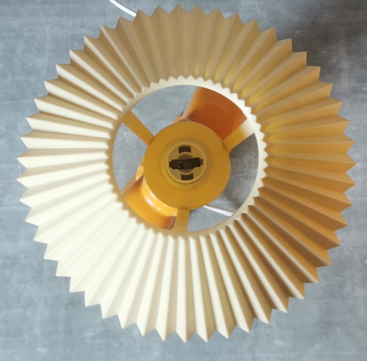 Vintage lamp flower marguerite