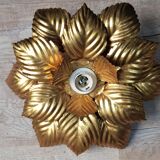 Golden metal flower sconce