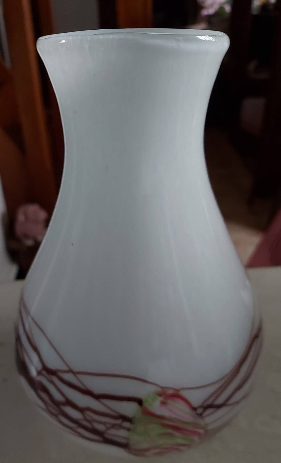 Vase boule en Opaline blanche pop art de Florence