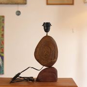 Pied de lampe en pierre sculptée, circa 1970