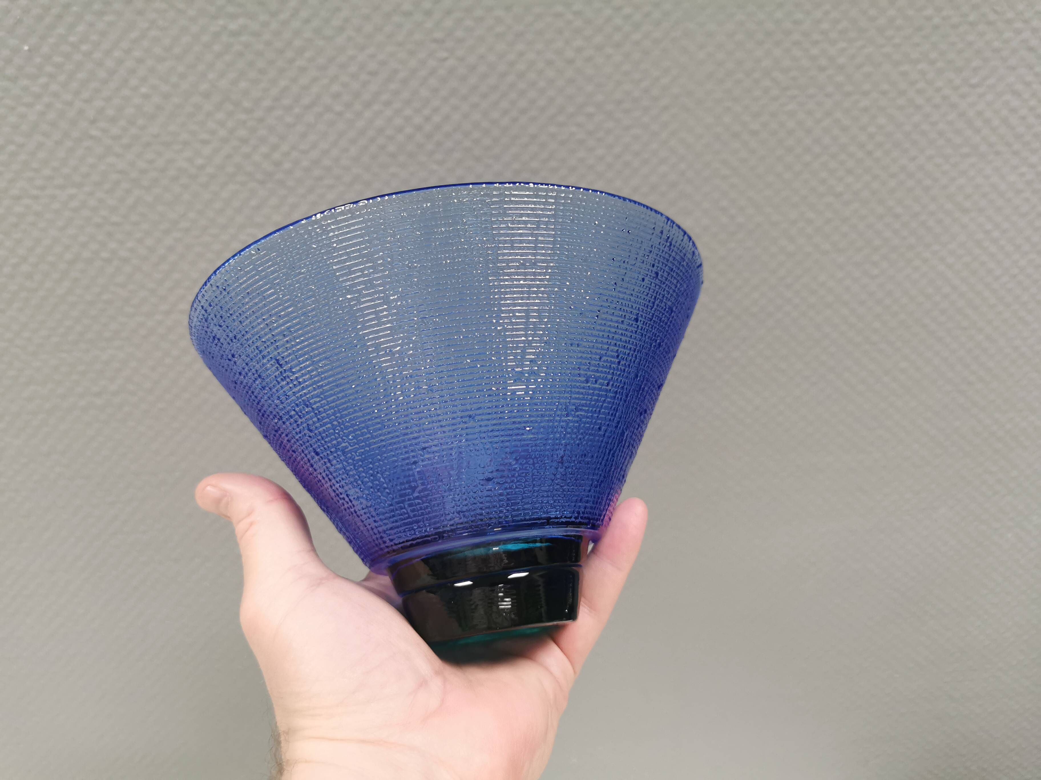 Glass bowl, by Lena Hansson for Hadeland glassworks Norway 1970s.