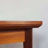 Scandinavian 60' extending table