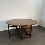 18th-century oak Gateleg drop-leaf dining table