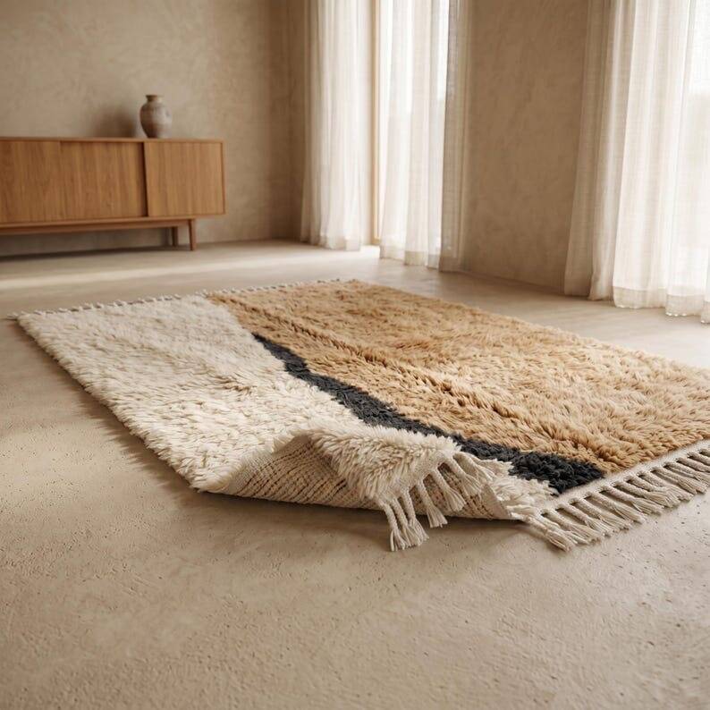 Handmade traditional Berber rug 150/250 cm