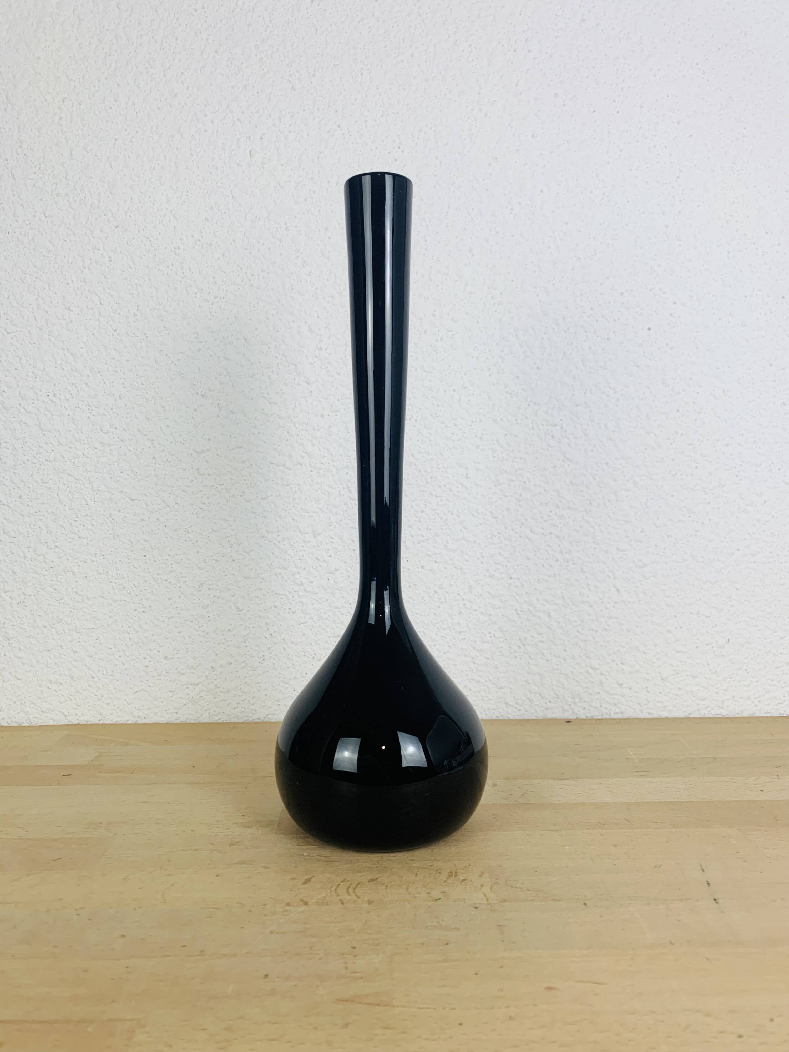 Vintage Moorish blown glass soliflore vase