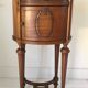 Table de chevet ronde style Louis XVI