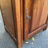 Armoire vintage en bois massif d'aulne