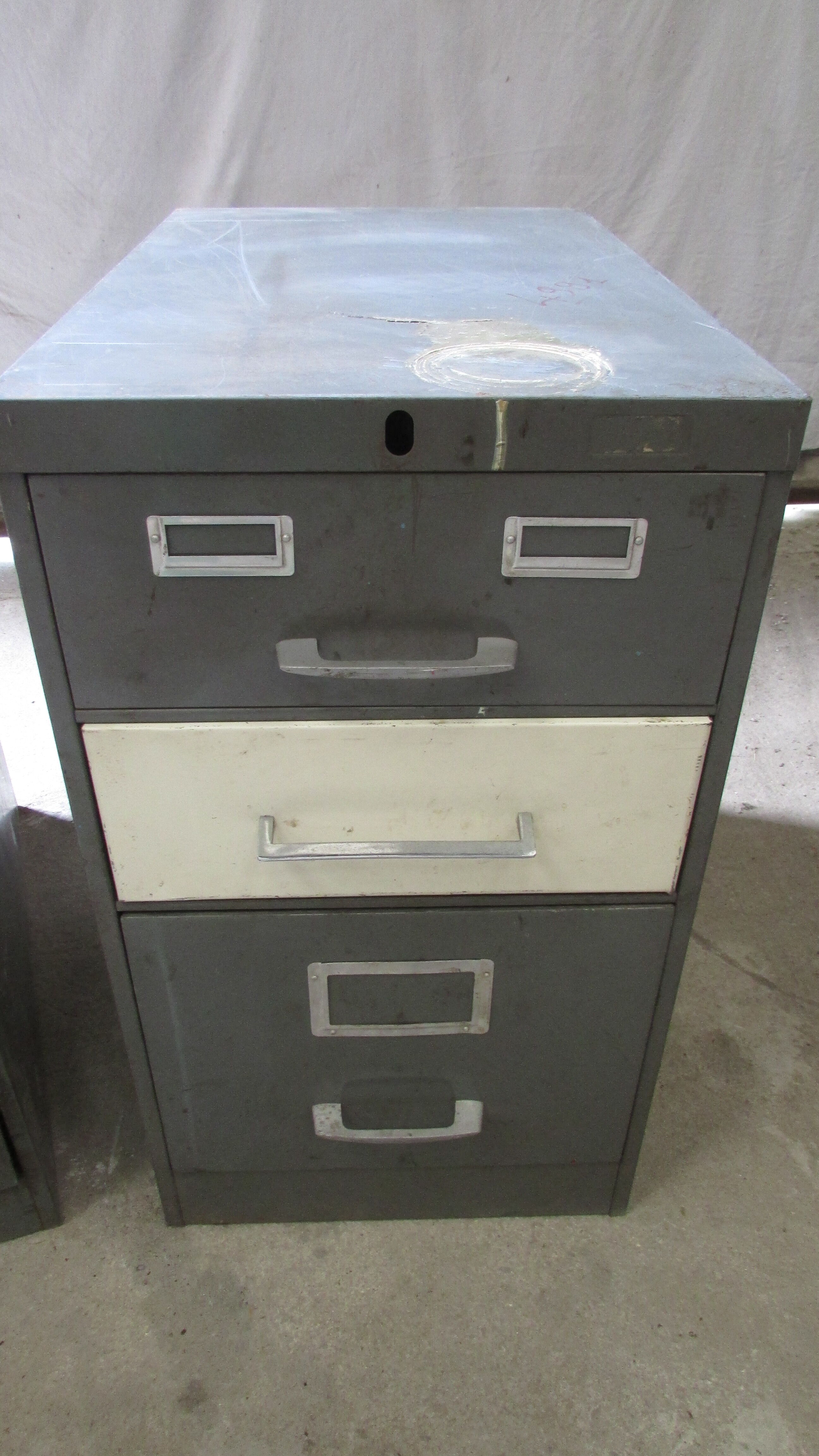 Set of 2 metal lockers Ronéo