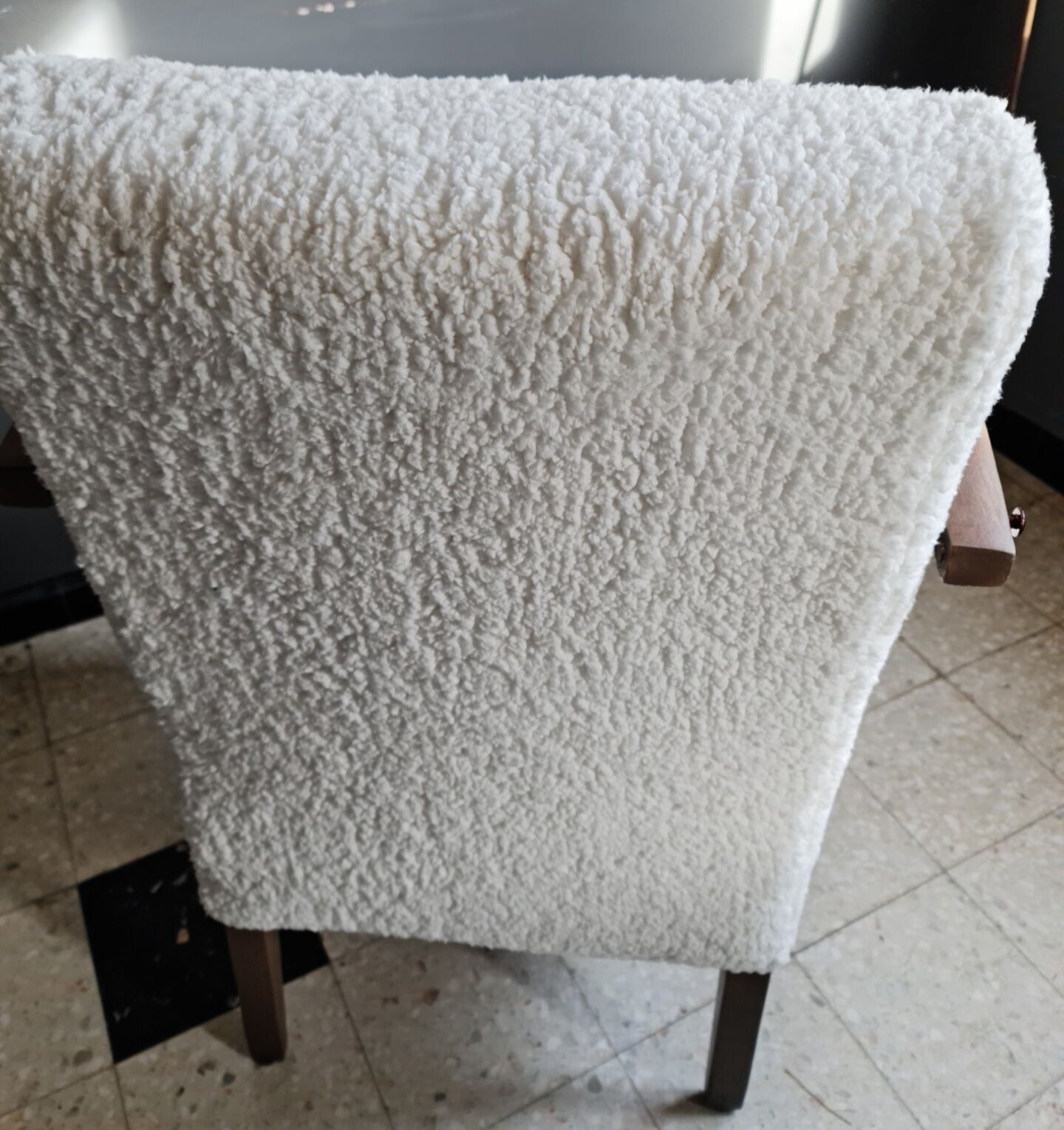 Armchair completely redone fabrics moumoute and its matching rectangular cushion