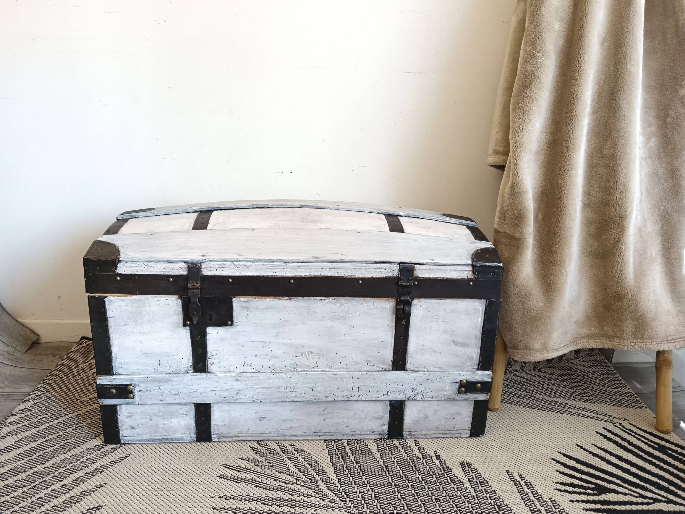 Restored old white cerused chest.