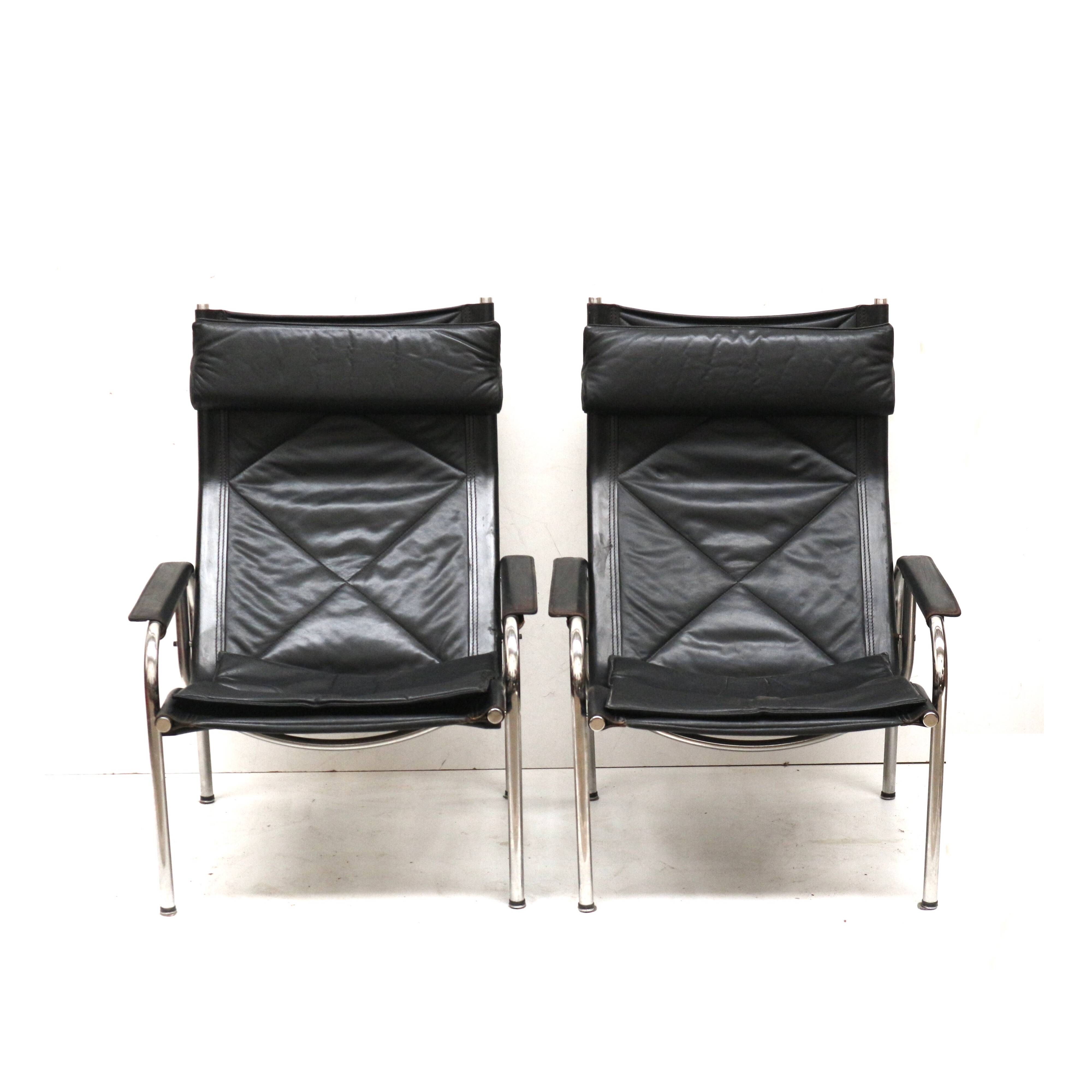 2x Vintage black leather armchair by Strässle HE1106 designed by Hans Eichenberger