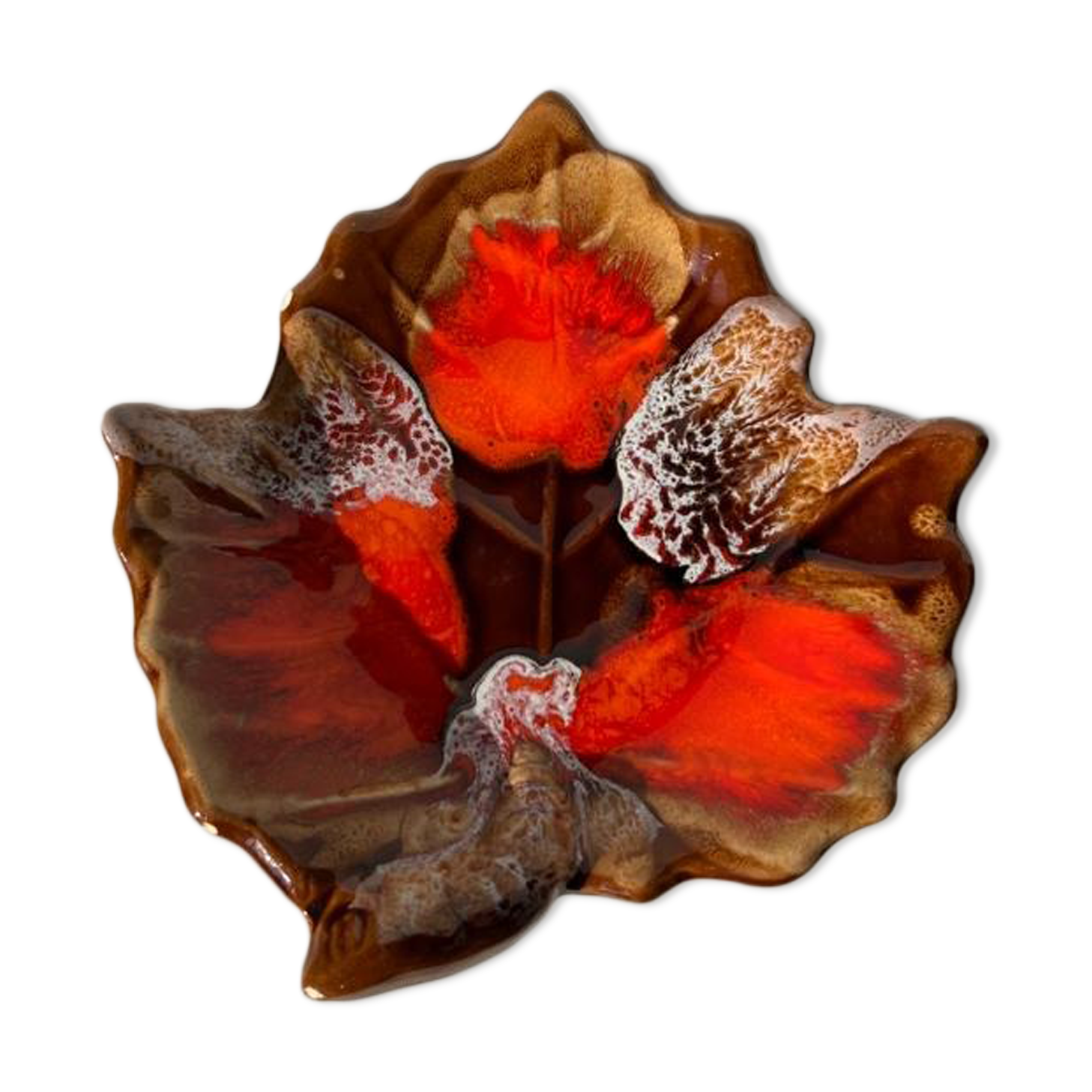 Empty Vallauris pocket in the shape of a leaf, orange and brown iced décor