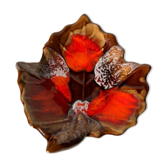 Empty Vallauris pocket in the shape of a leaf, orange and brown iced décor