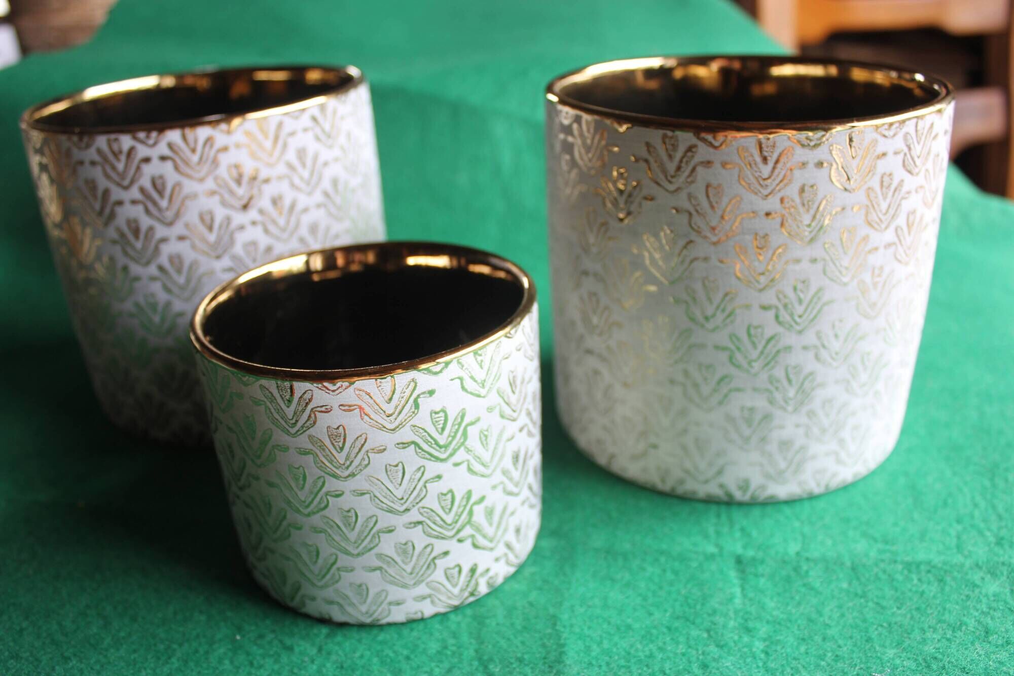Cache pots