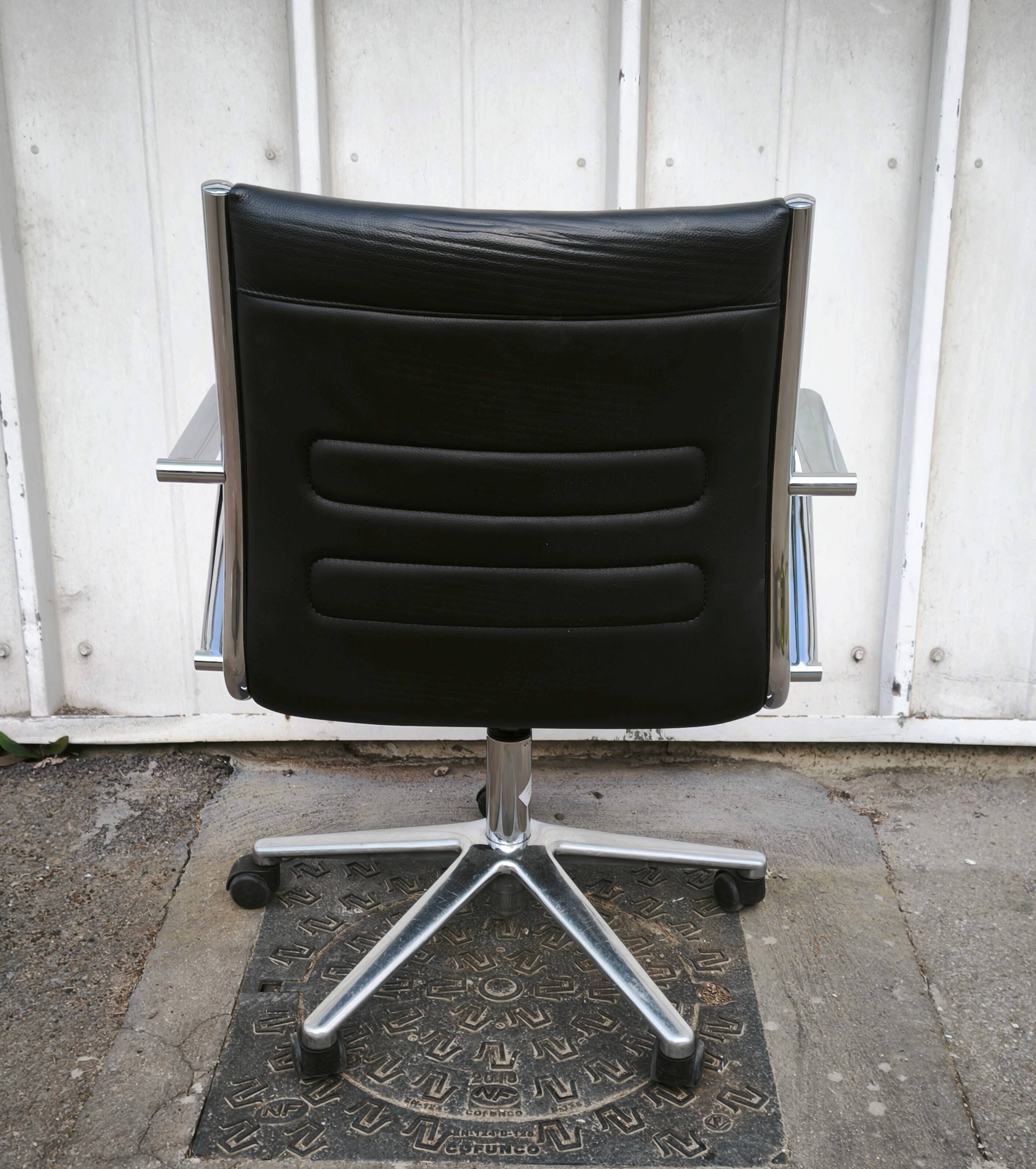 Sitland designer office chair