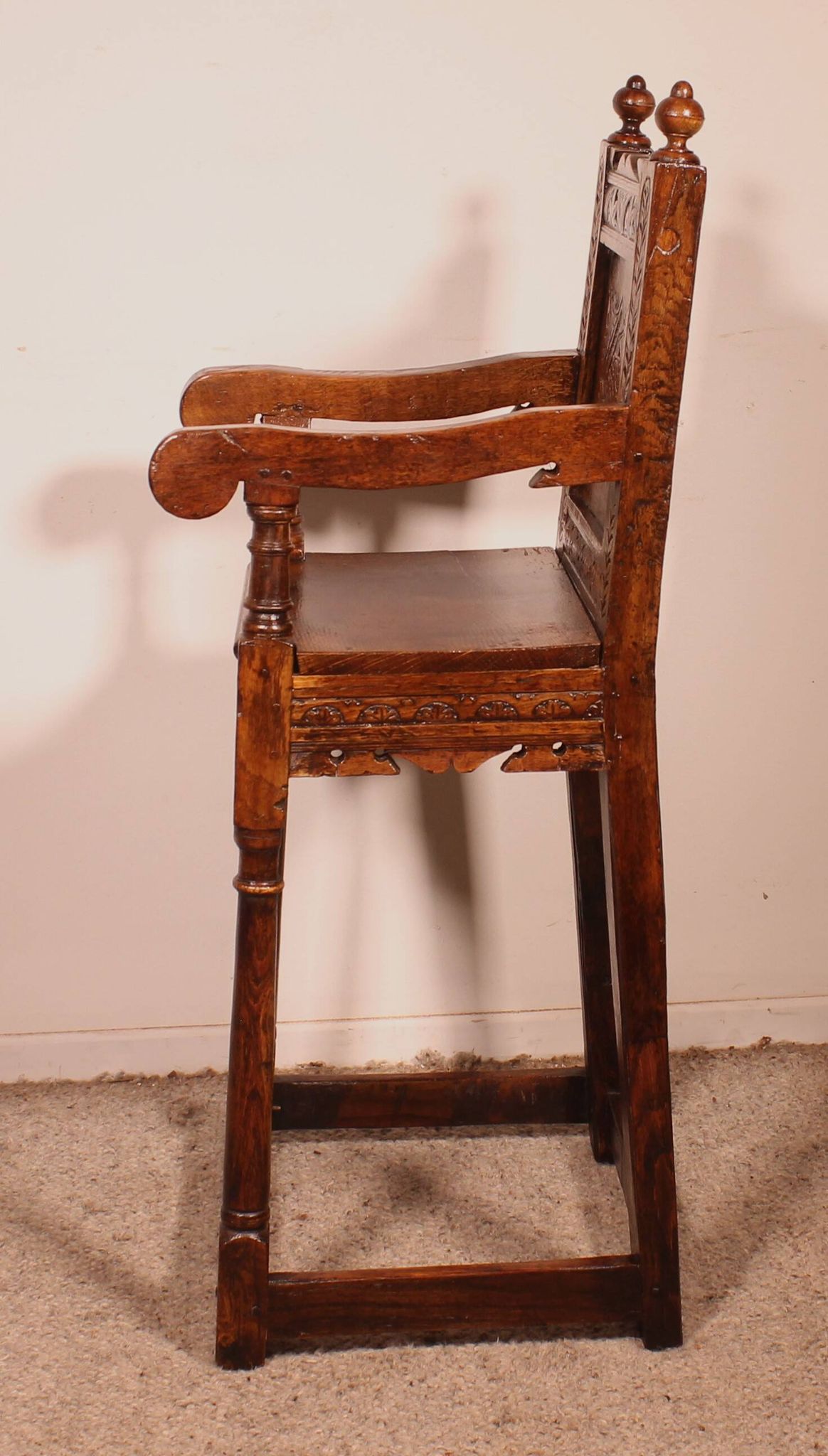 Chaise d'Enfant Haute époque En Chêne Du 17 ° Siècle