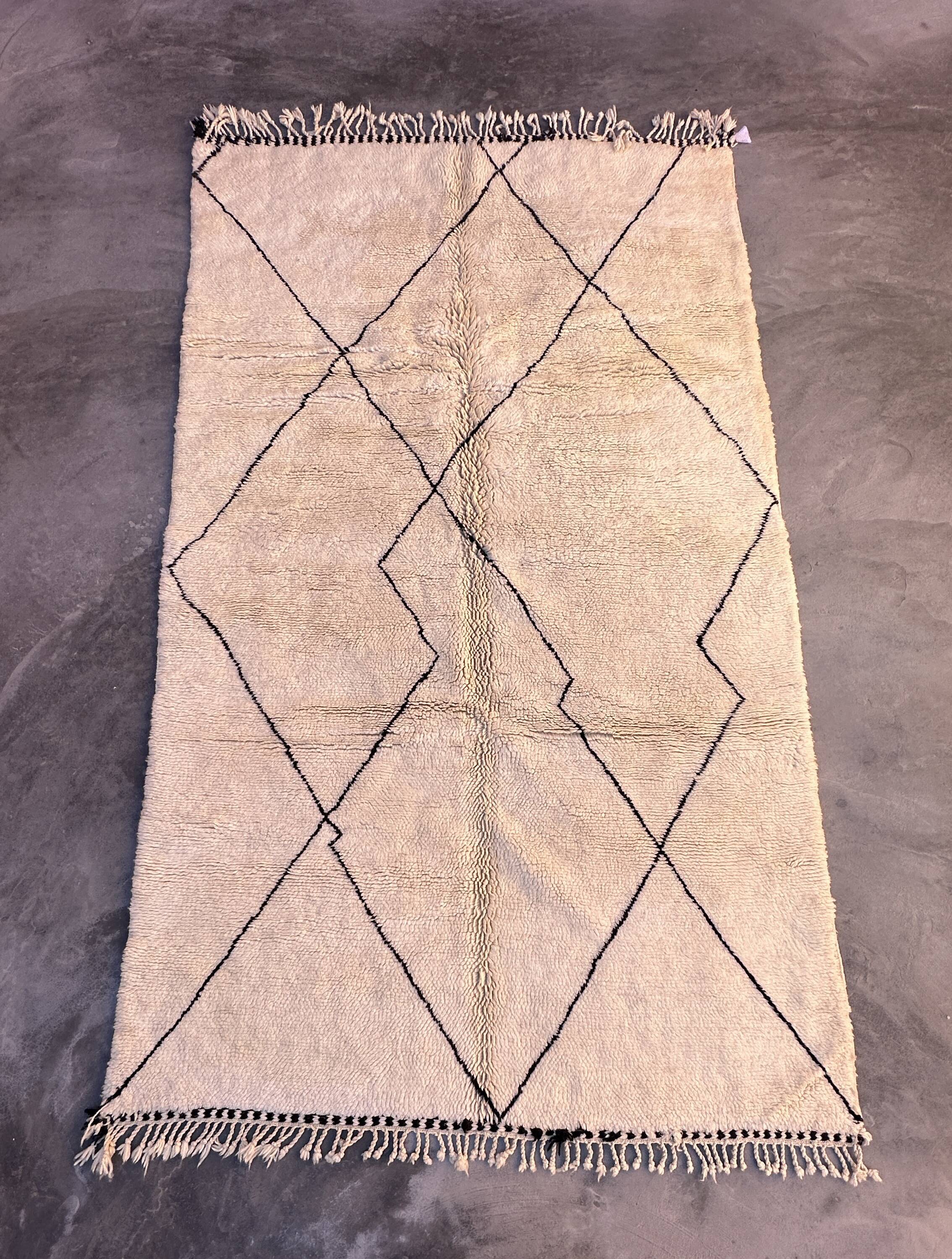 Tapis Marocain Beni M'Rirt blanc - 174 x 301 cm