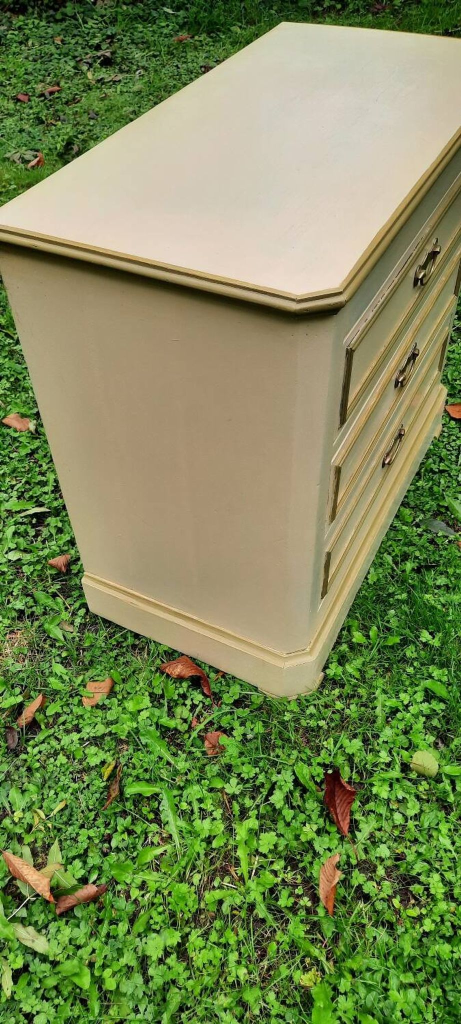 Chest of drawers