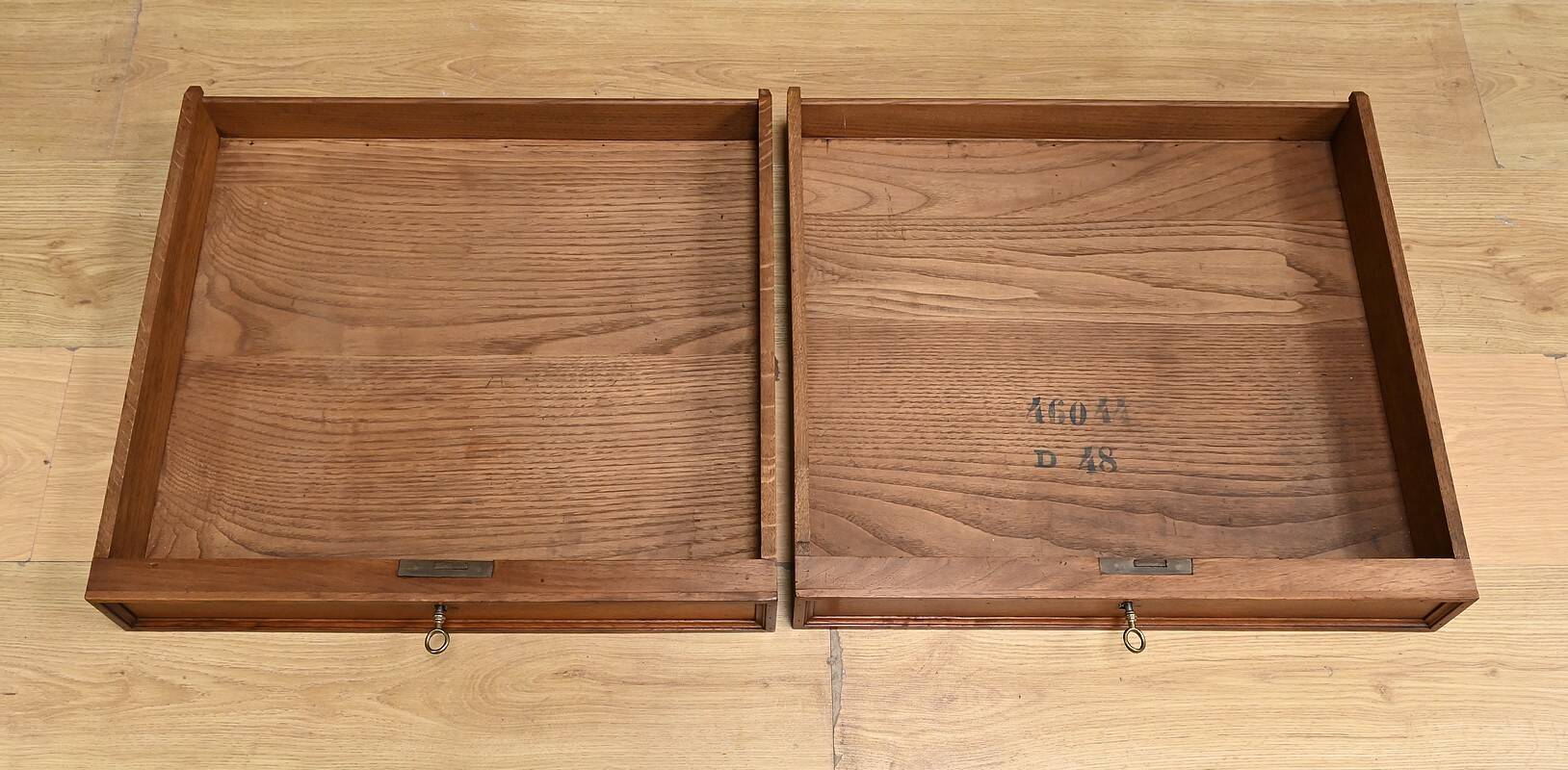 Walnut desk, Louis-Philippe style – Early 20th century