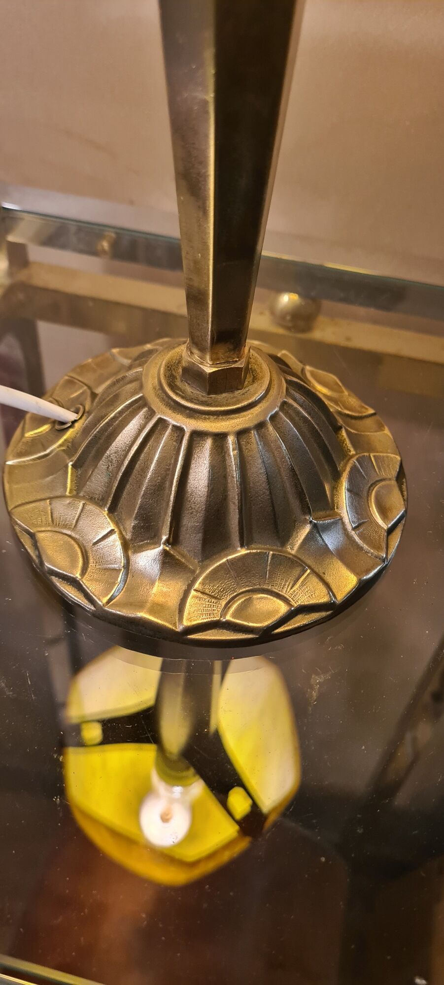 Art Deco lamp, with pretty yellow tulip in glass paste