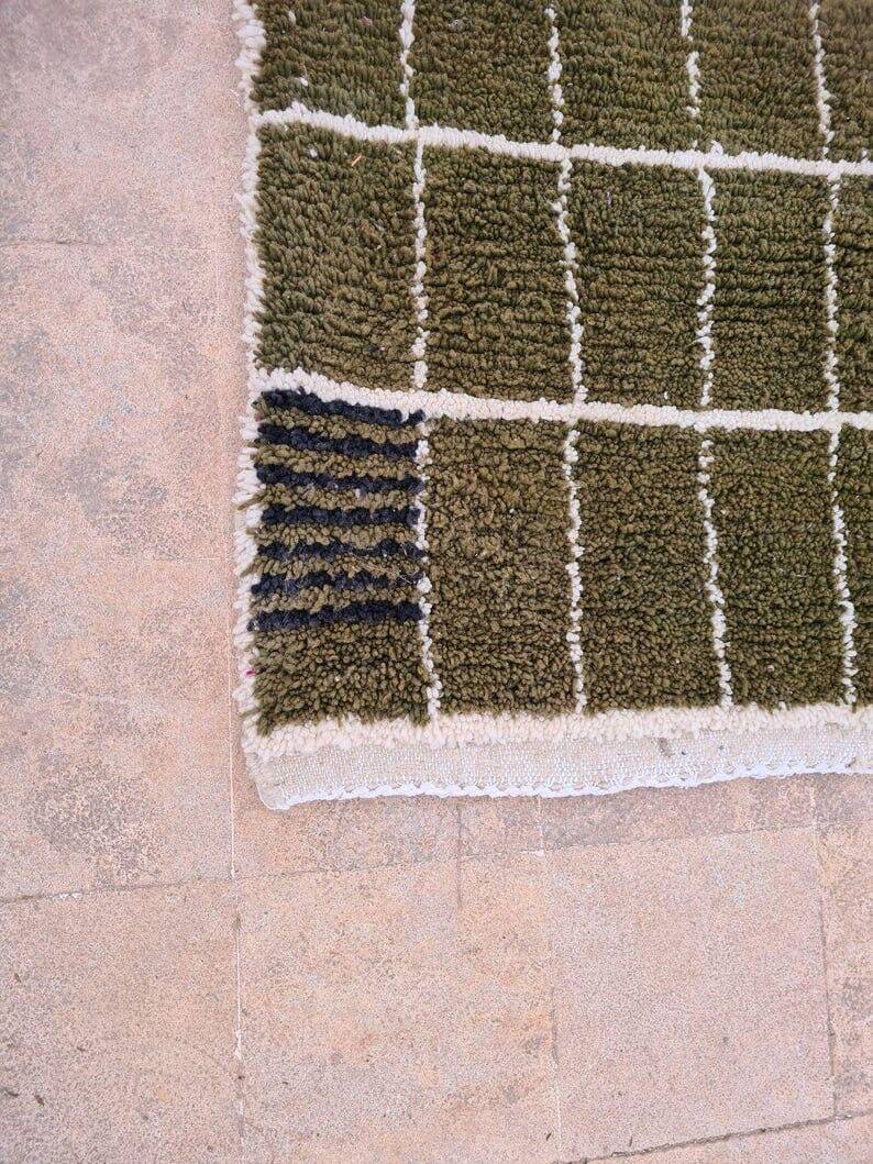 Handmade natural wool rug size 250 x 250 cm