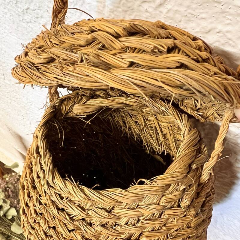Woven straw basket