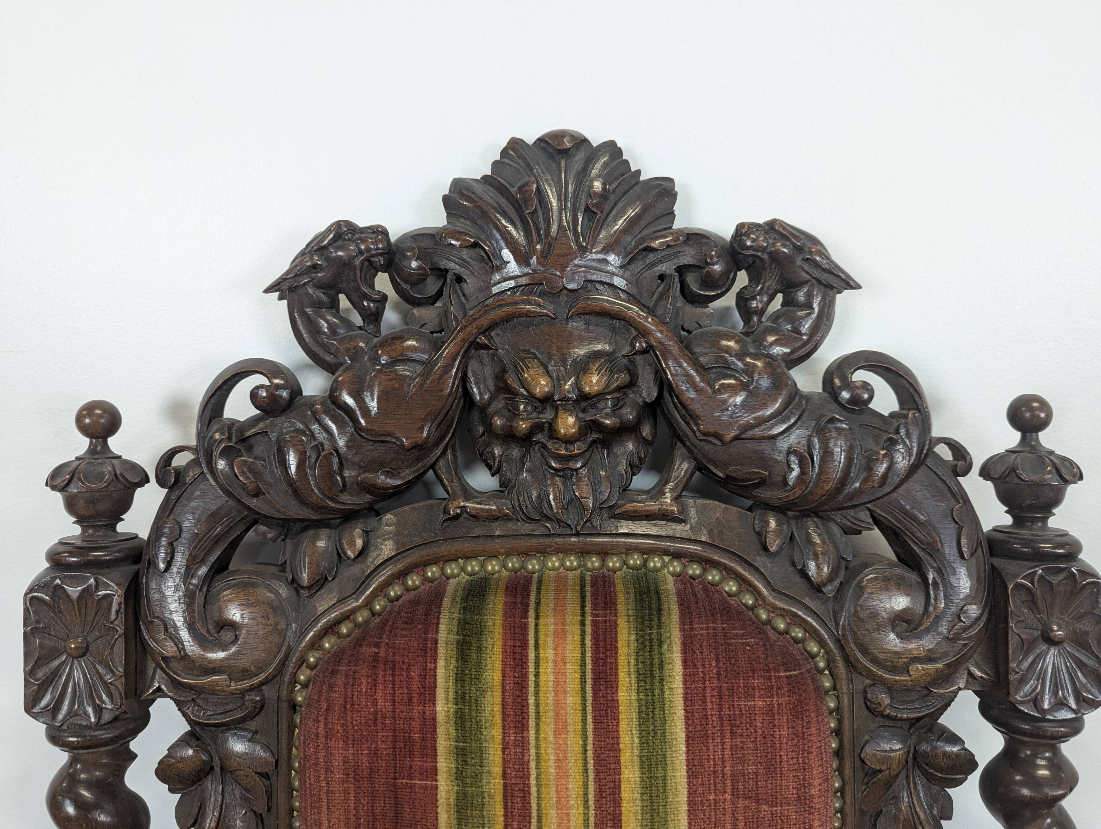 Paire de fauteuil de style Louis XIII style château
