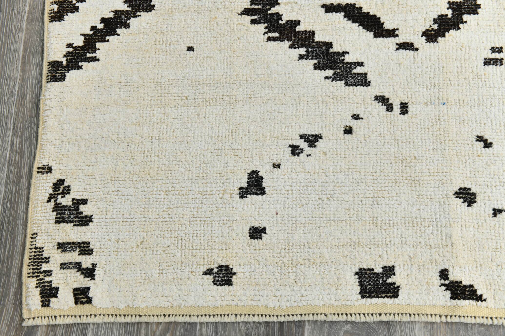 7x10 Neutral White Modern Super Soft Moroccan Rug, 216x294Cm