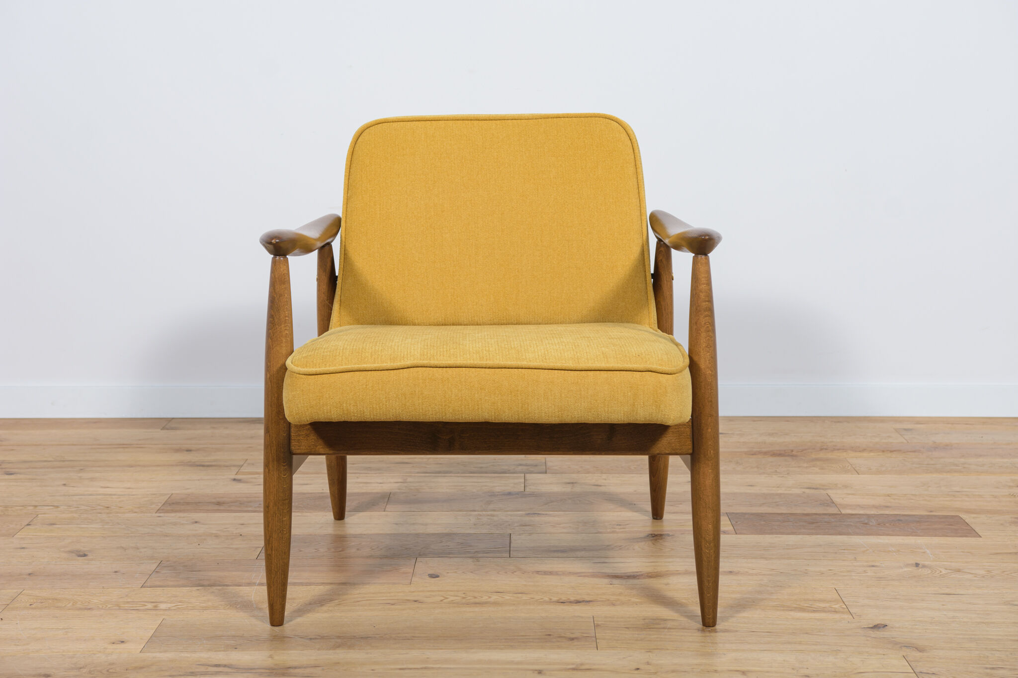 GFM-87 Armchair by Juliusz Kedziorek for Gościcińskie Furniture, 1960