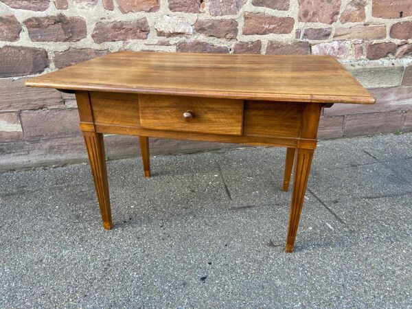 Table de ferme alsacienne Louis XVI noyer