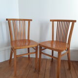 Lot of 2 vintage wooden chairs