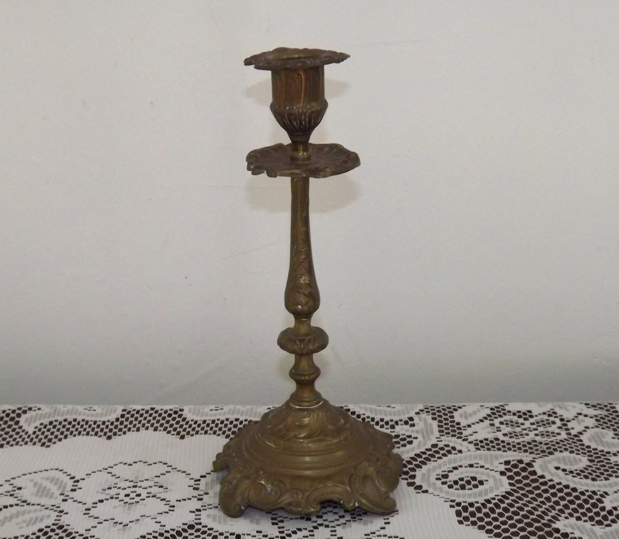 French Vintage Bronze Candlestick With Lovely Acanthus Leaf Detail 5165