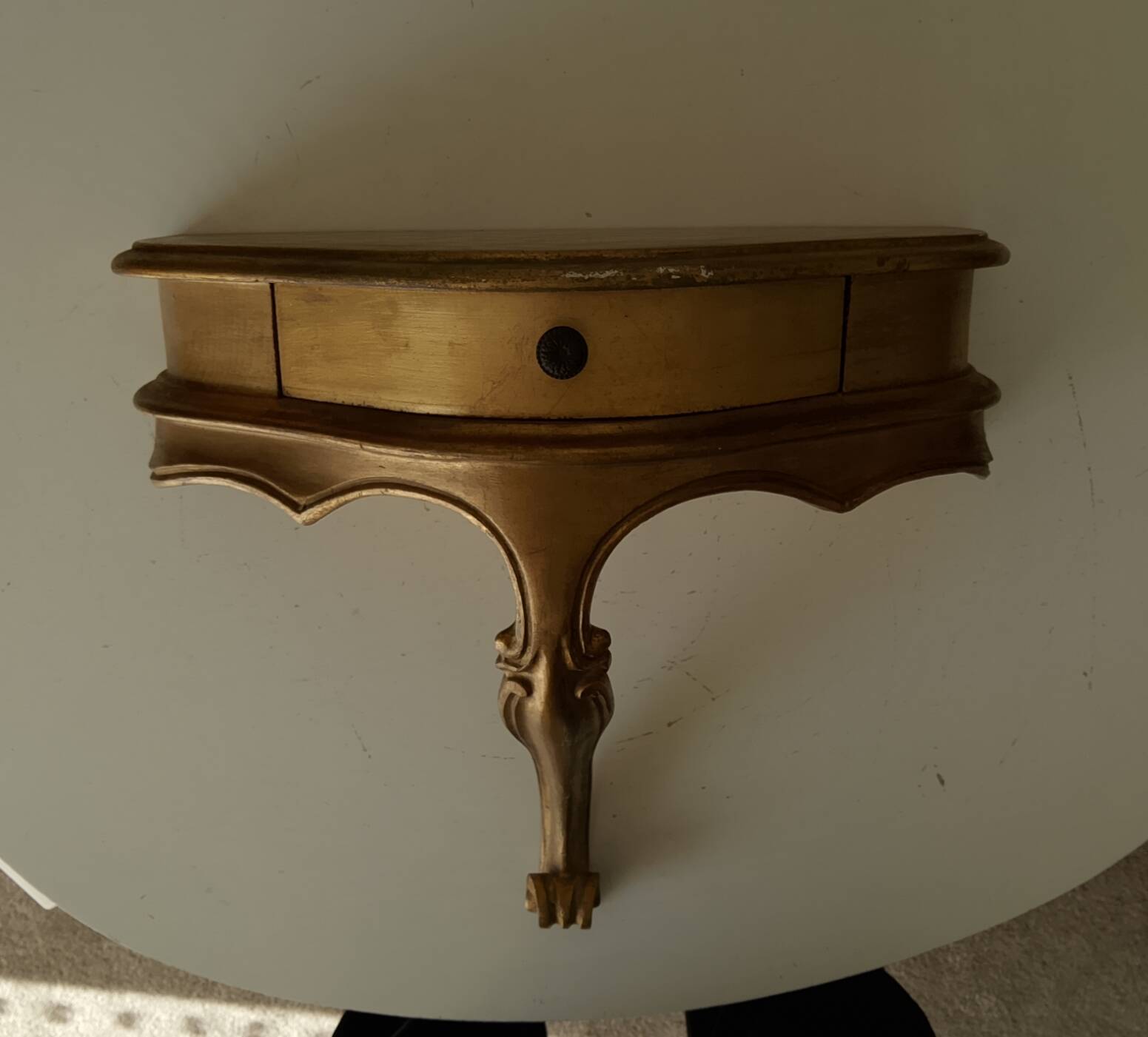 Vintage Italian wall console in Florentine/Louis XV style.