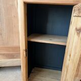 Furniture in raw wood and black marble