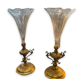 Paire de vasse cornet en bronze et cristal