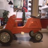 Mobile crane to pedals