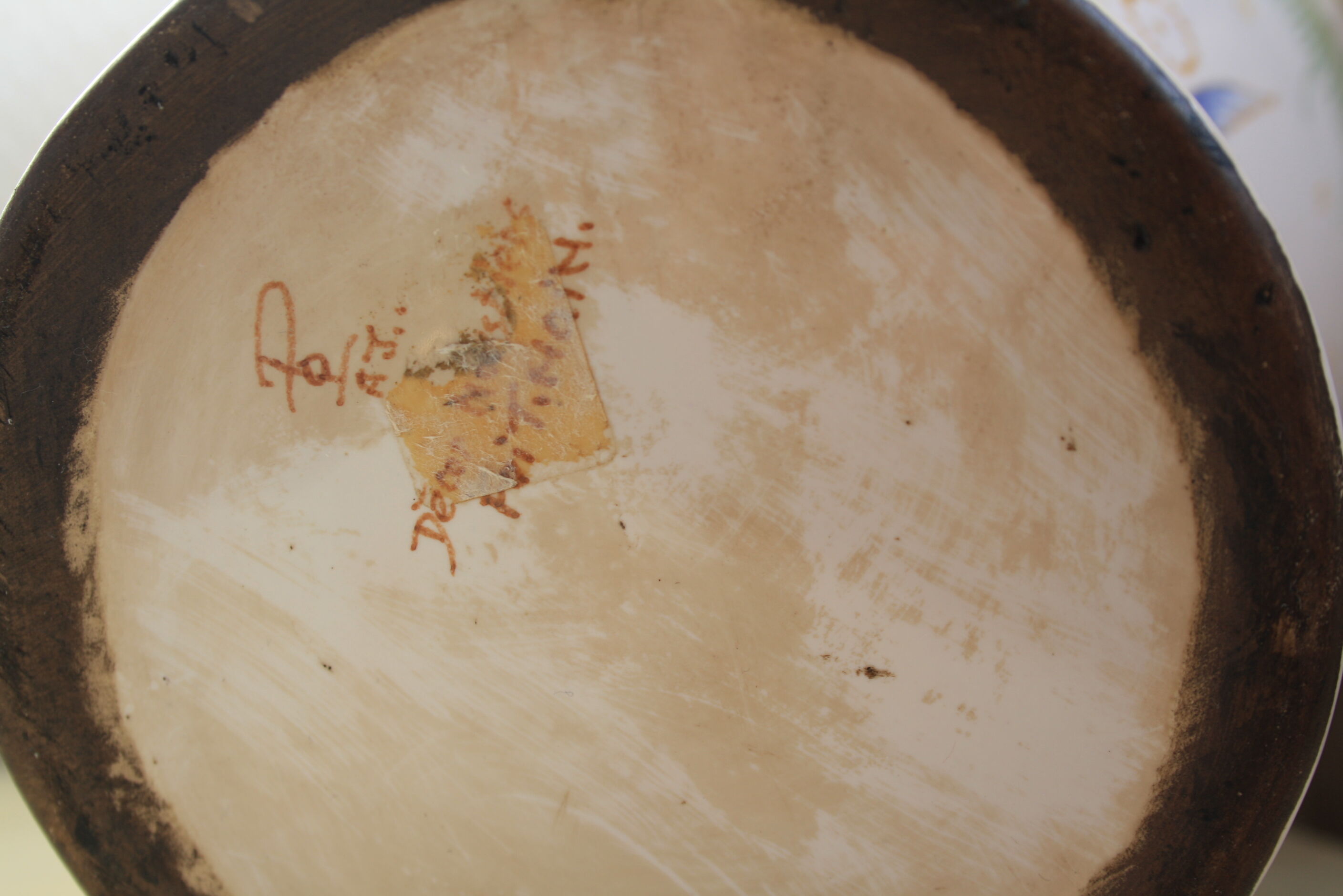 Signed vase or Pot Moustiers