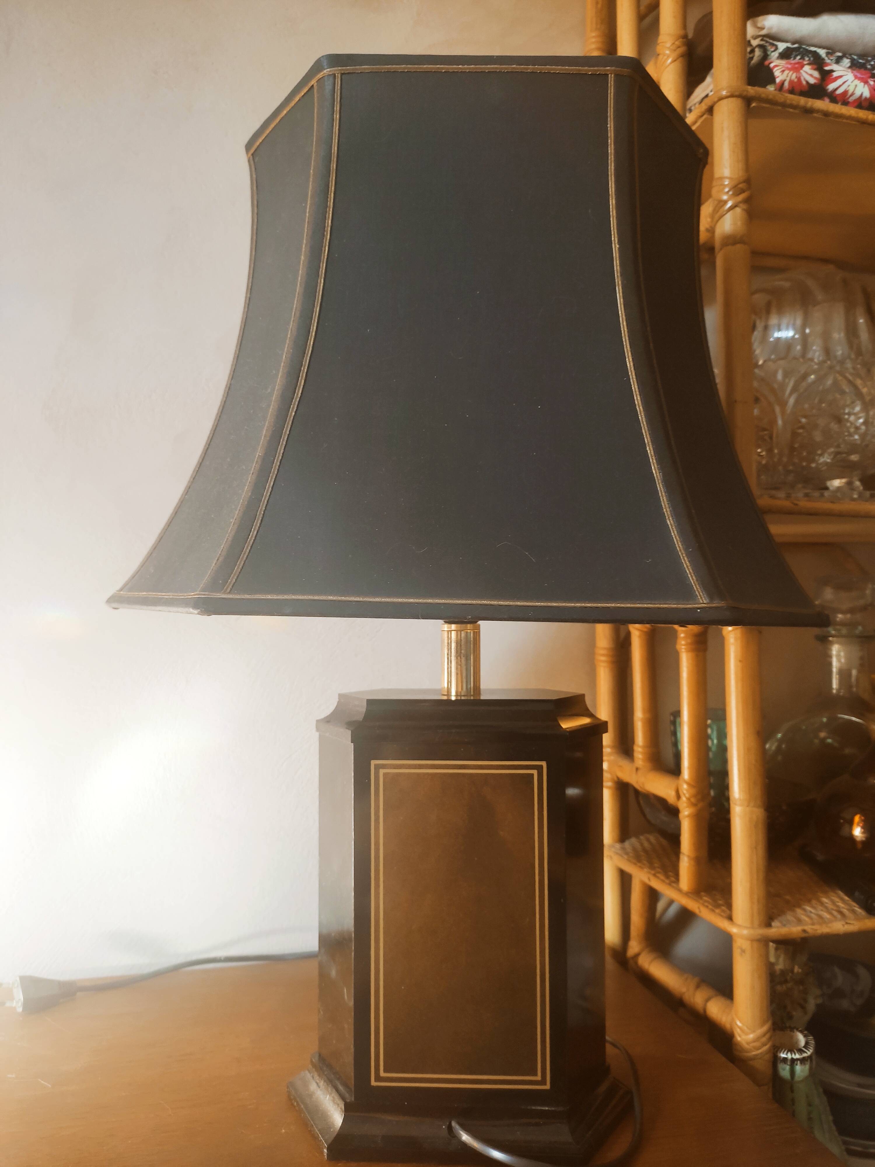 Asian-inspired black lamp