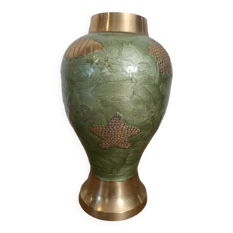 Vase in cloisonné and water green enameled brass