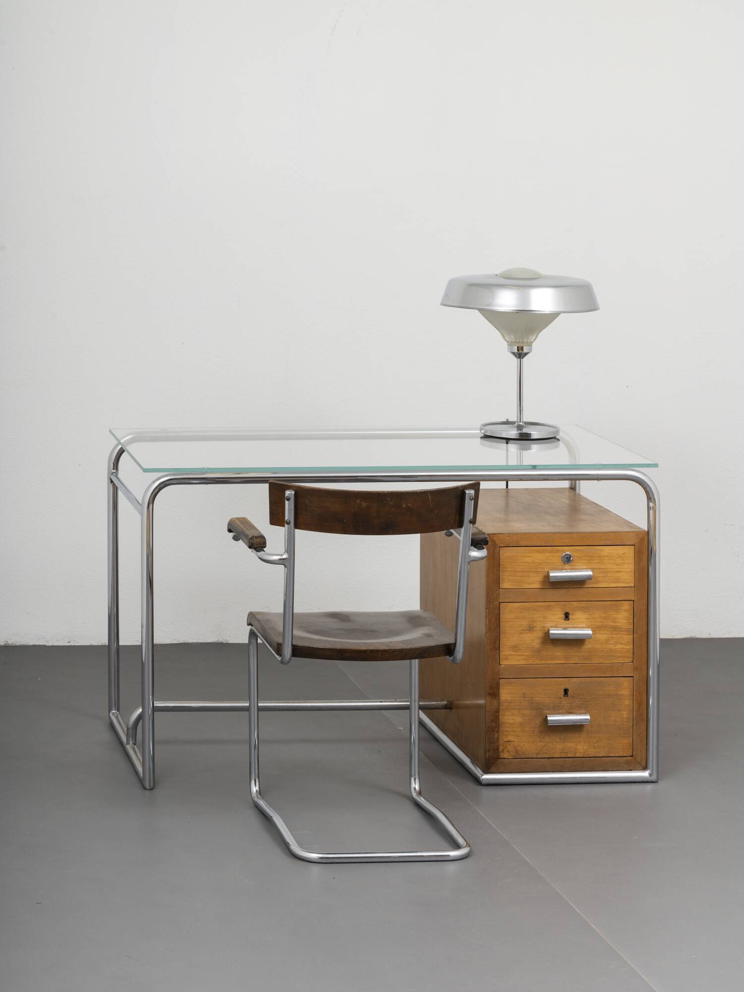 Cova Milano rationalist desk in walnut, tubular steel and glass, 1940s
