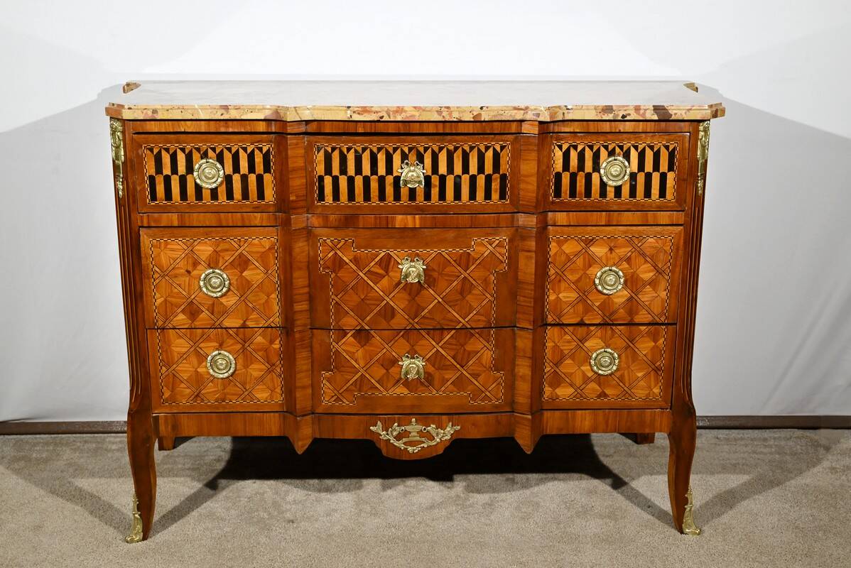 Rosewood and Mahogany chest of drawers, Louis XV / Louis XVI Transition style – Late 19th century