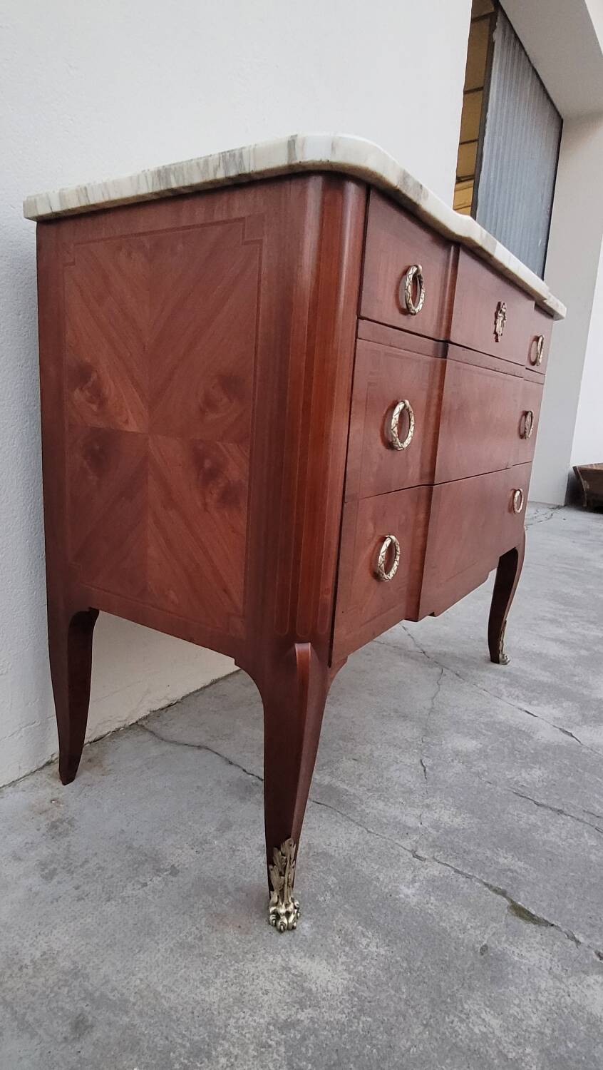 Louis XV Louis XVI rosewood commode, 19th century.