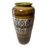 Ceramic vase