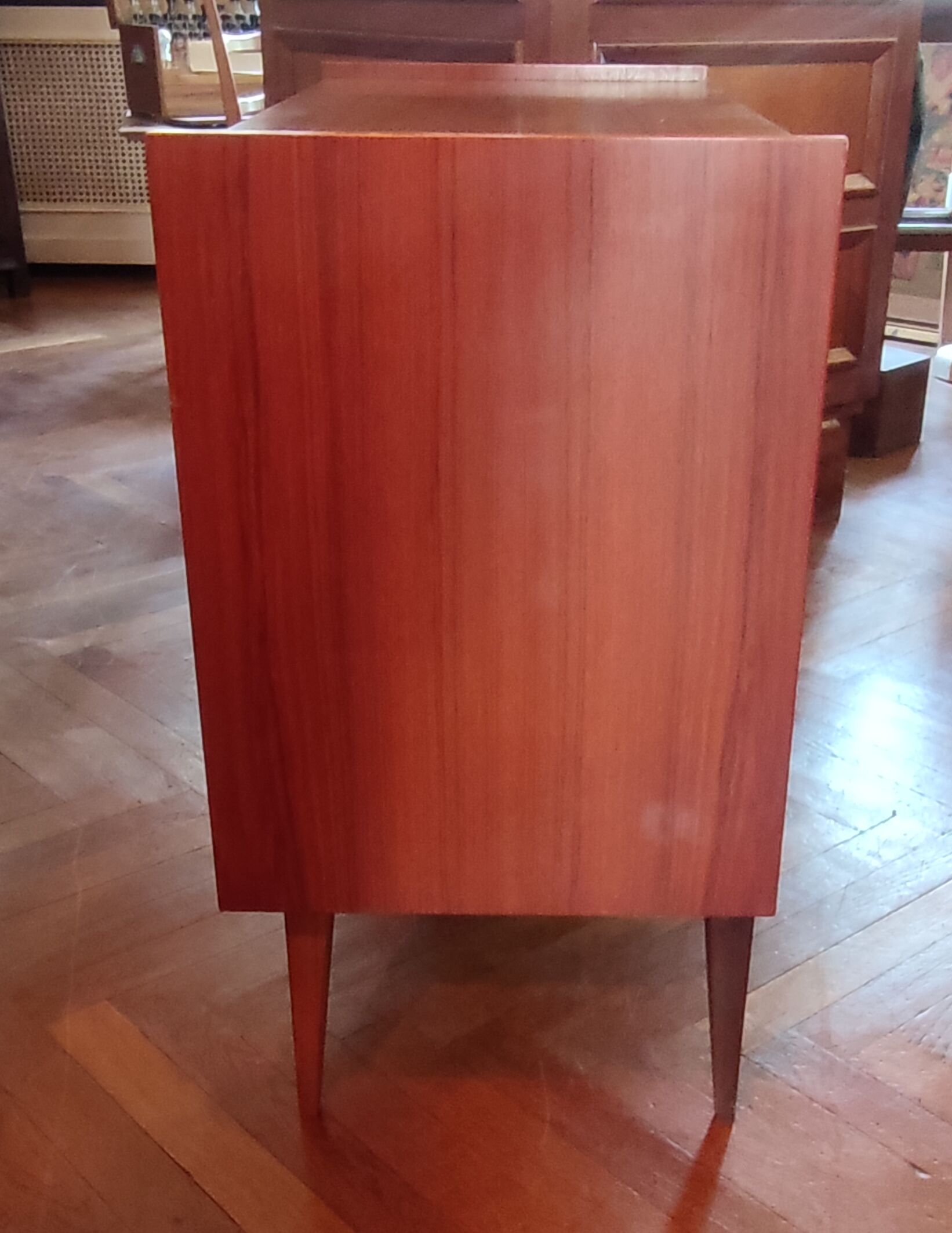 Vintage chest of drawers