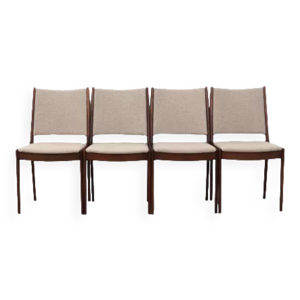 ensemble de quatre chaises