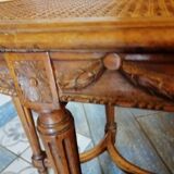 Piano bench
