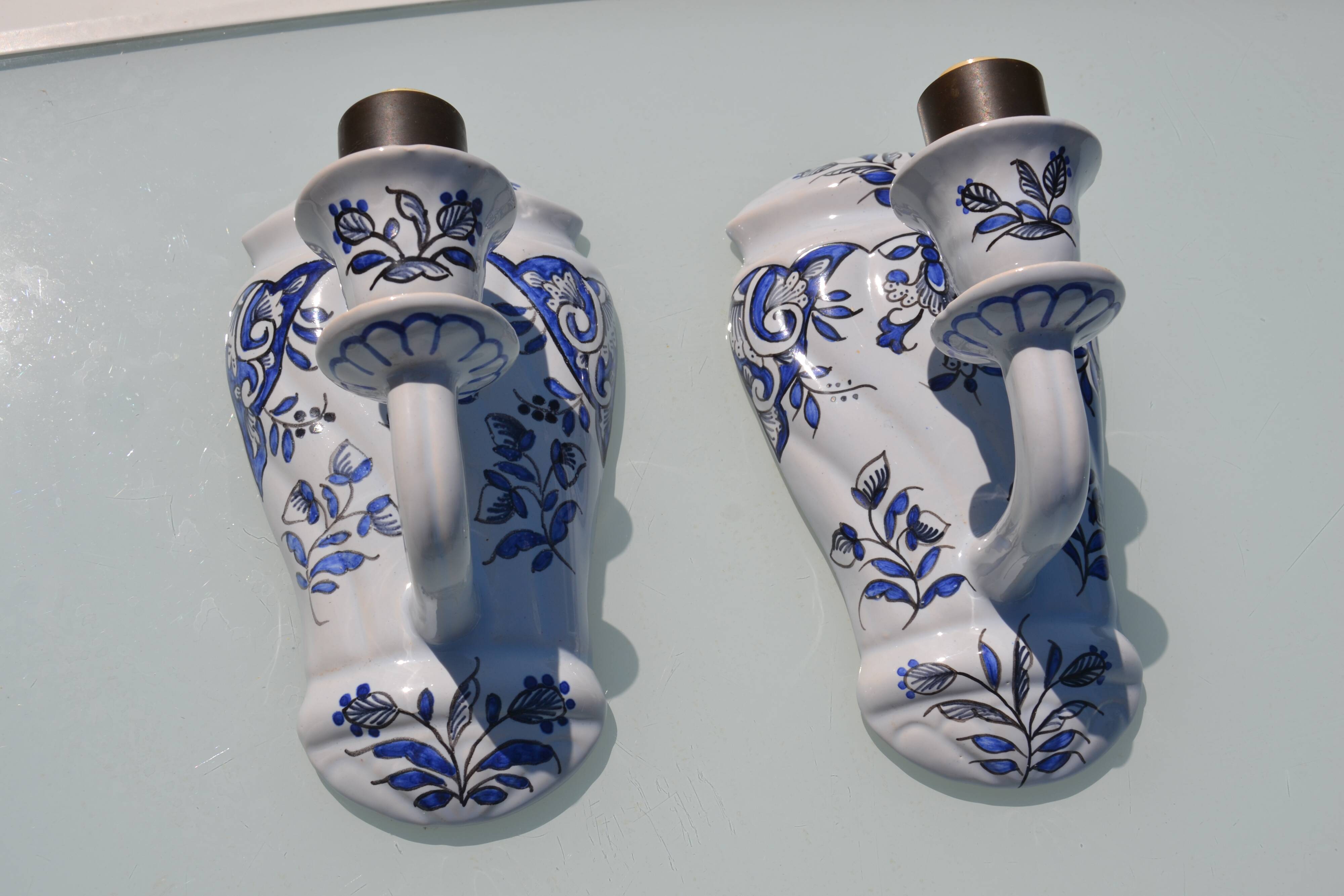 2 ceramic wall lights