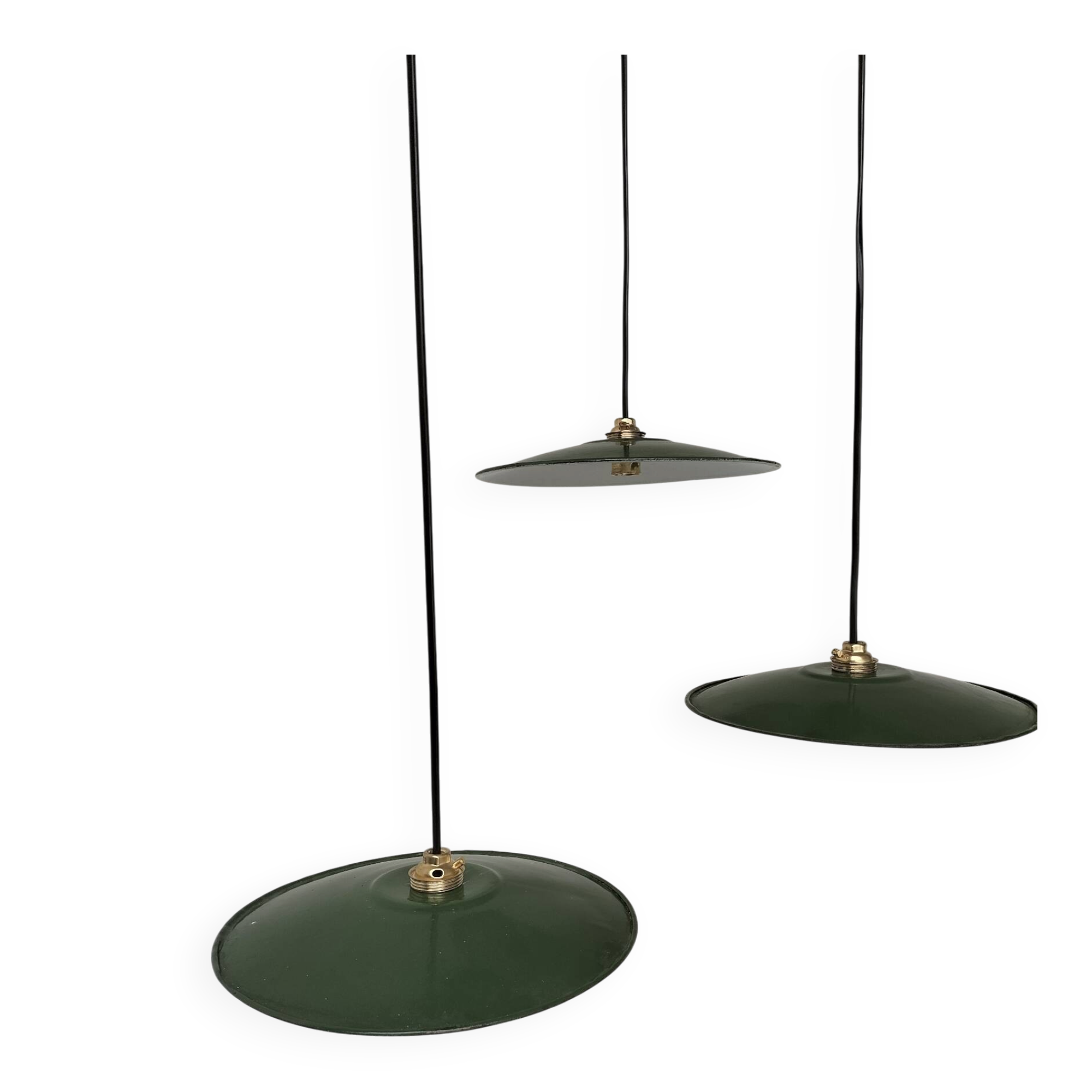 Suspensions in enamelled sheets